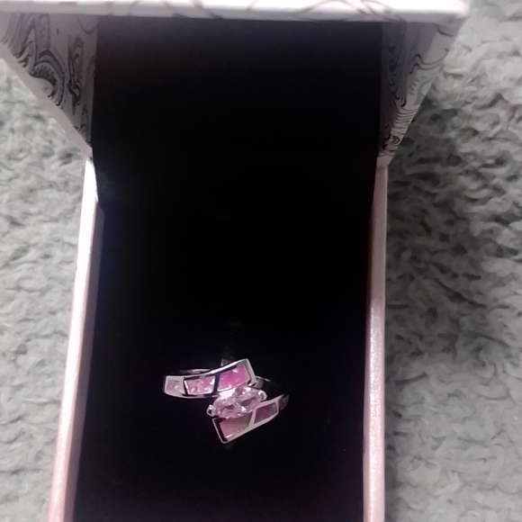 Ring - Picture 2 of 7